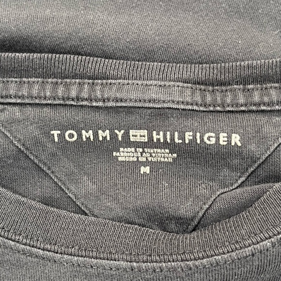 Tommy Hilfiger T Shirt - Picture 2 of 3